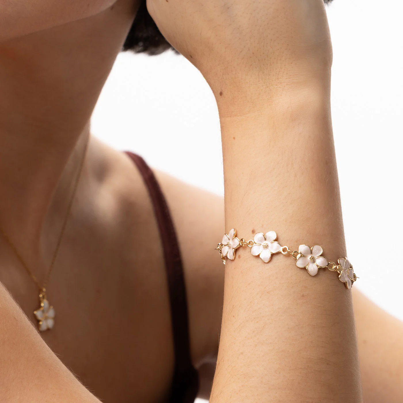 Adeline - Kedjearmband Rosa Emaljblommor - Image 7