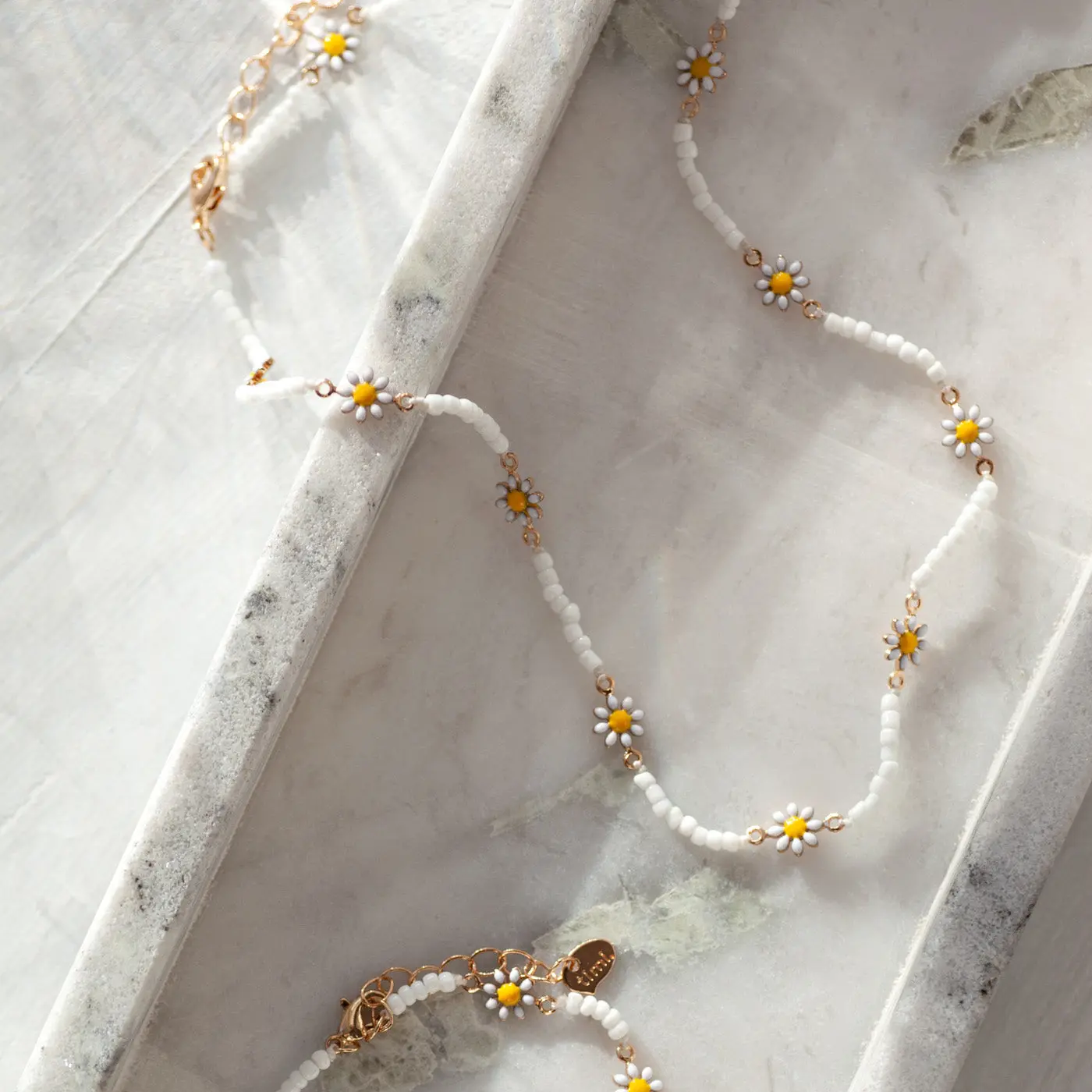 Astrid - Tusensköna Daisy Halsband - Image 3