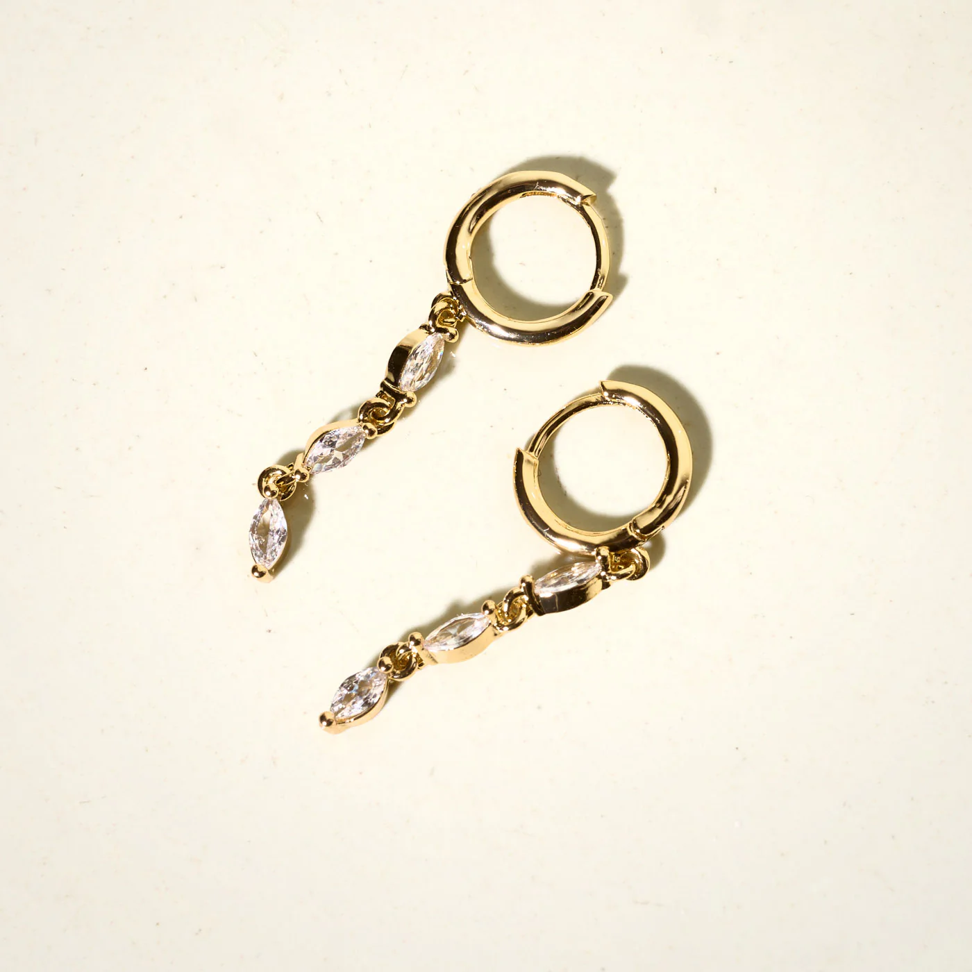 Carina - Hängande Kristallörhängen Hoops - Image 3