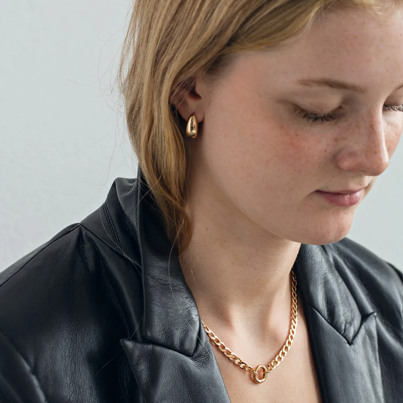 Classic Wide Hoop ĂrhĂ€nge - Guld - Image 4