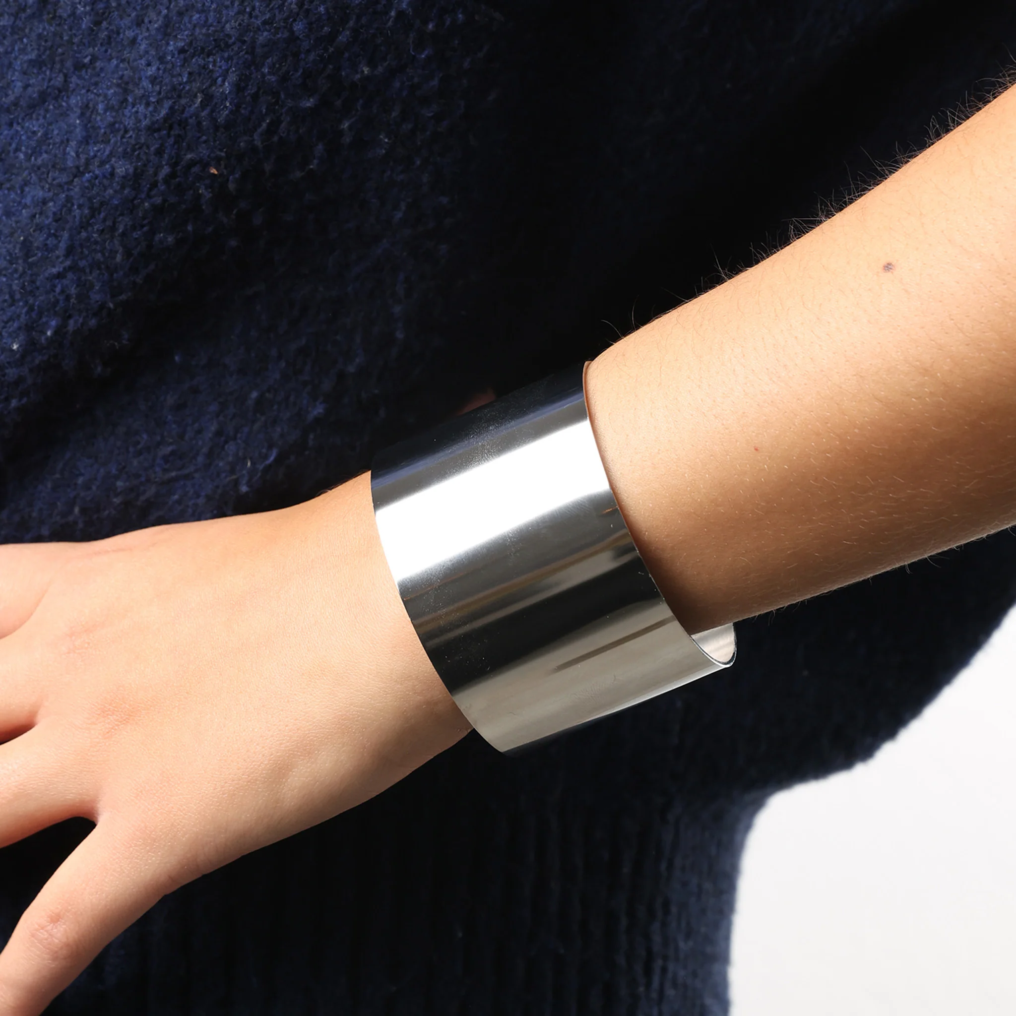 Connie - Statement Bangle Armband Rostfritt StÄl - Image 5