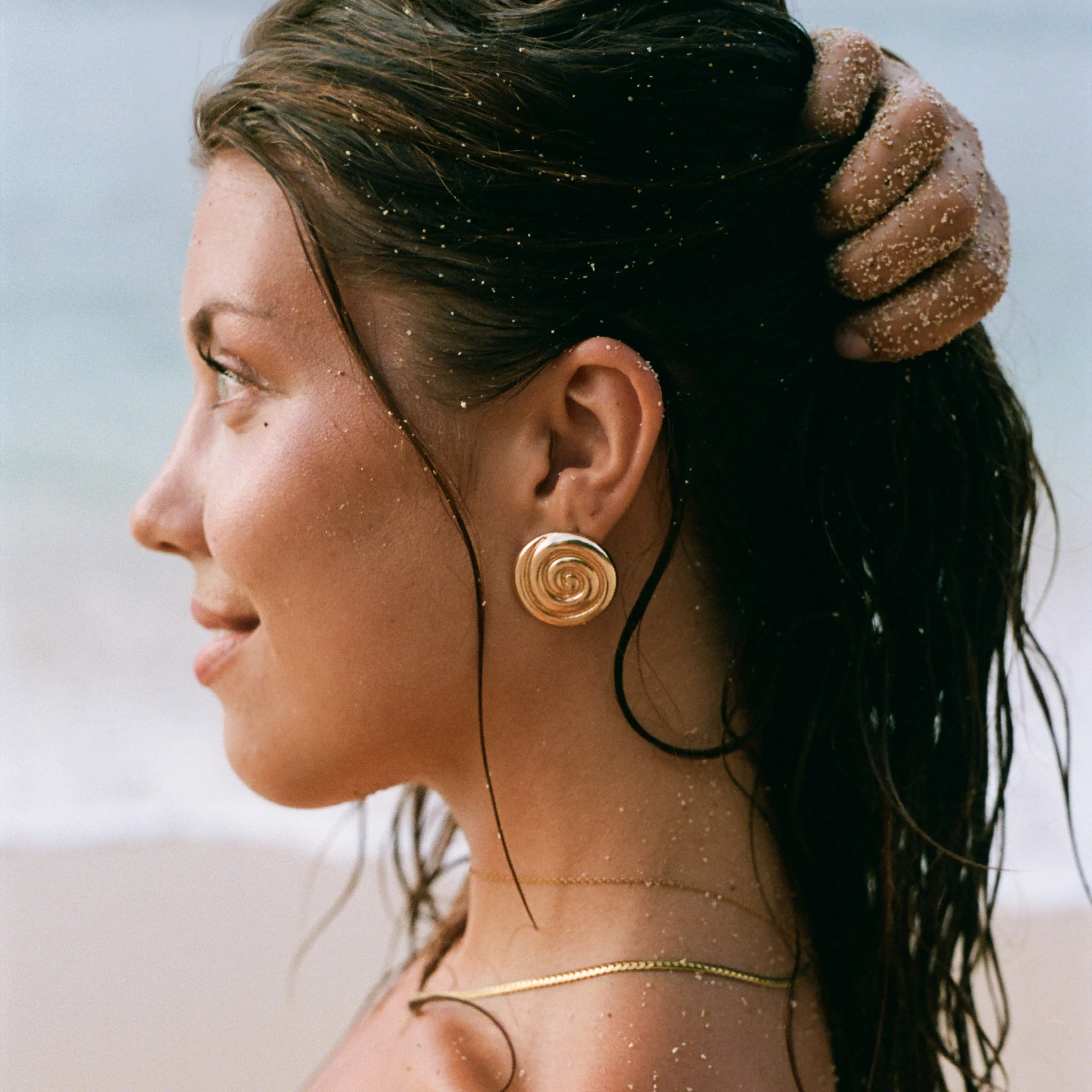 Ebba - Studs Örhängen Snäcka Rostfritt Stål - Image 4