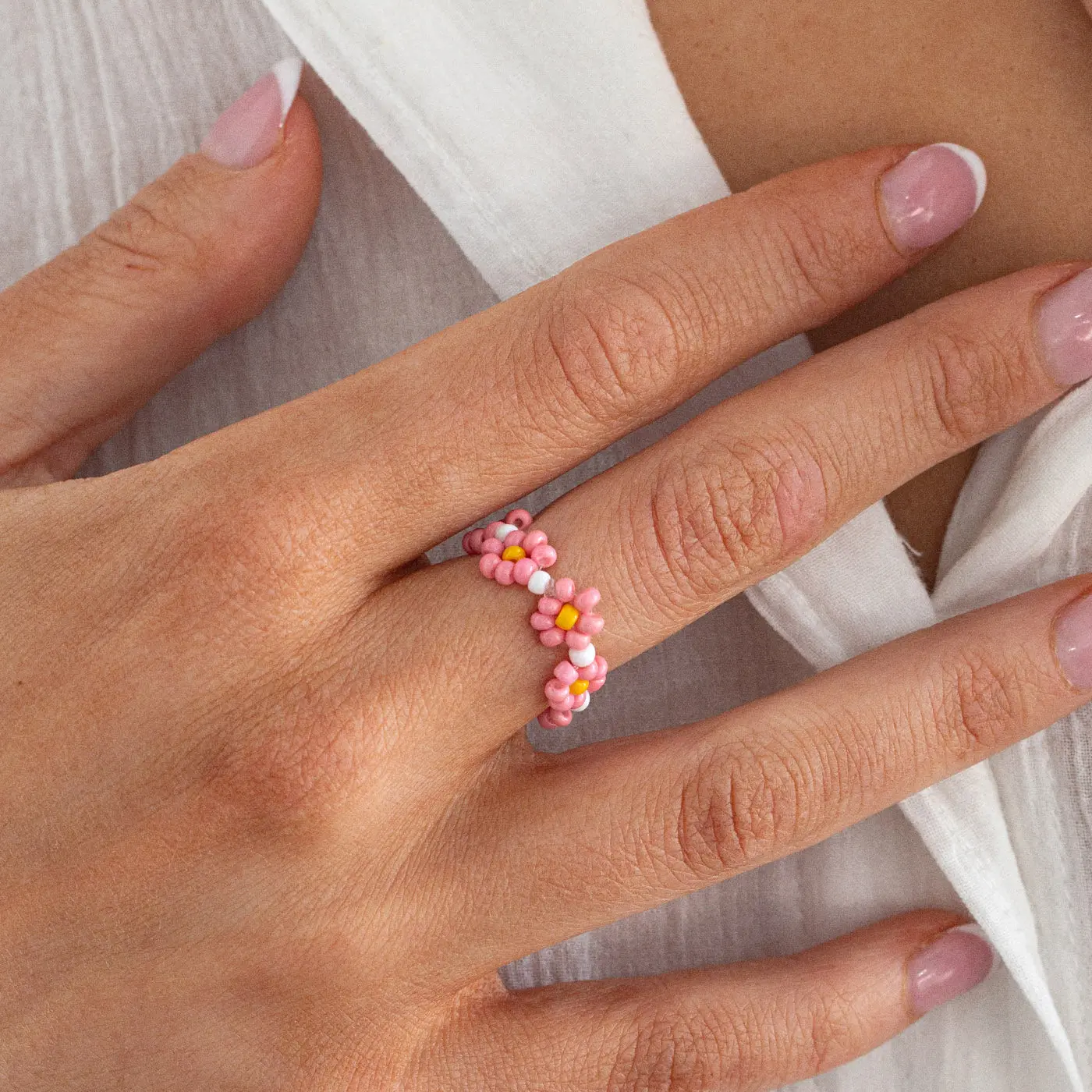 Elsa - Ring med Blå Pärlor och Blommor - Image 7