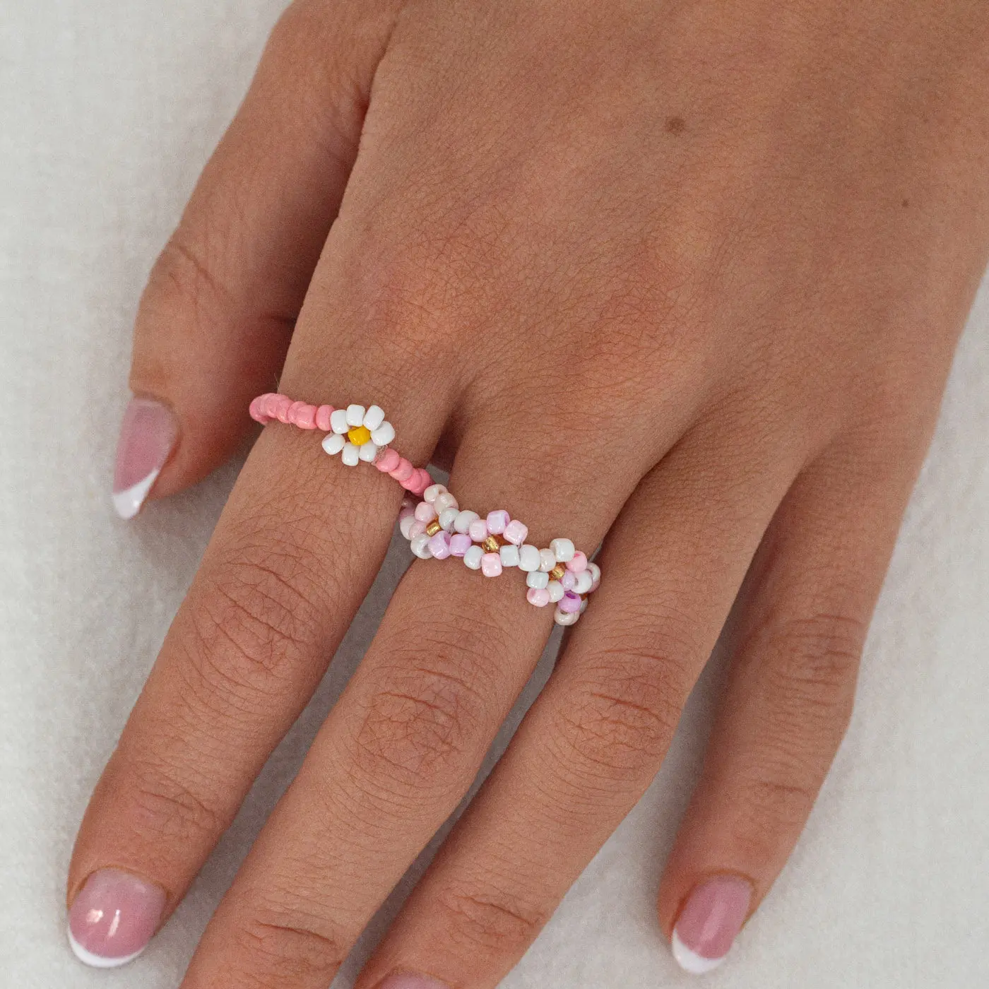 Elsa - Ring med Blå Pärlor och Blommor - Image 9