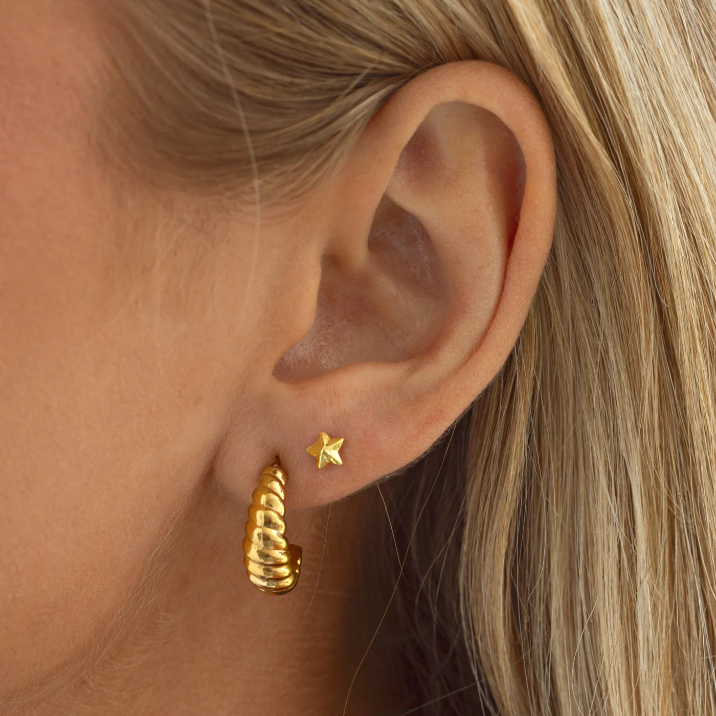Kali - Croissant Stud Hoop ĂrhĂ€ngen i rostfritt stĂ„l - Image 2