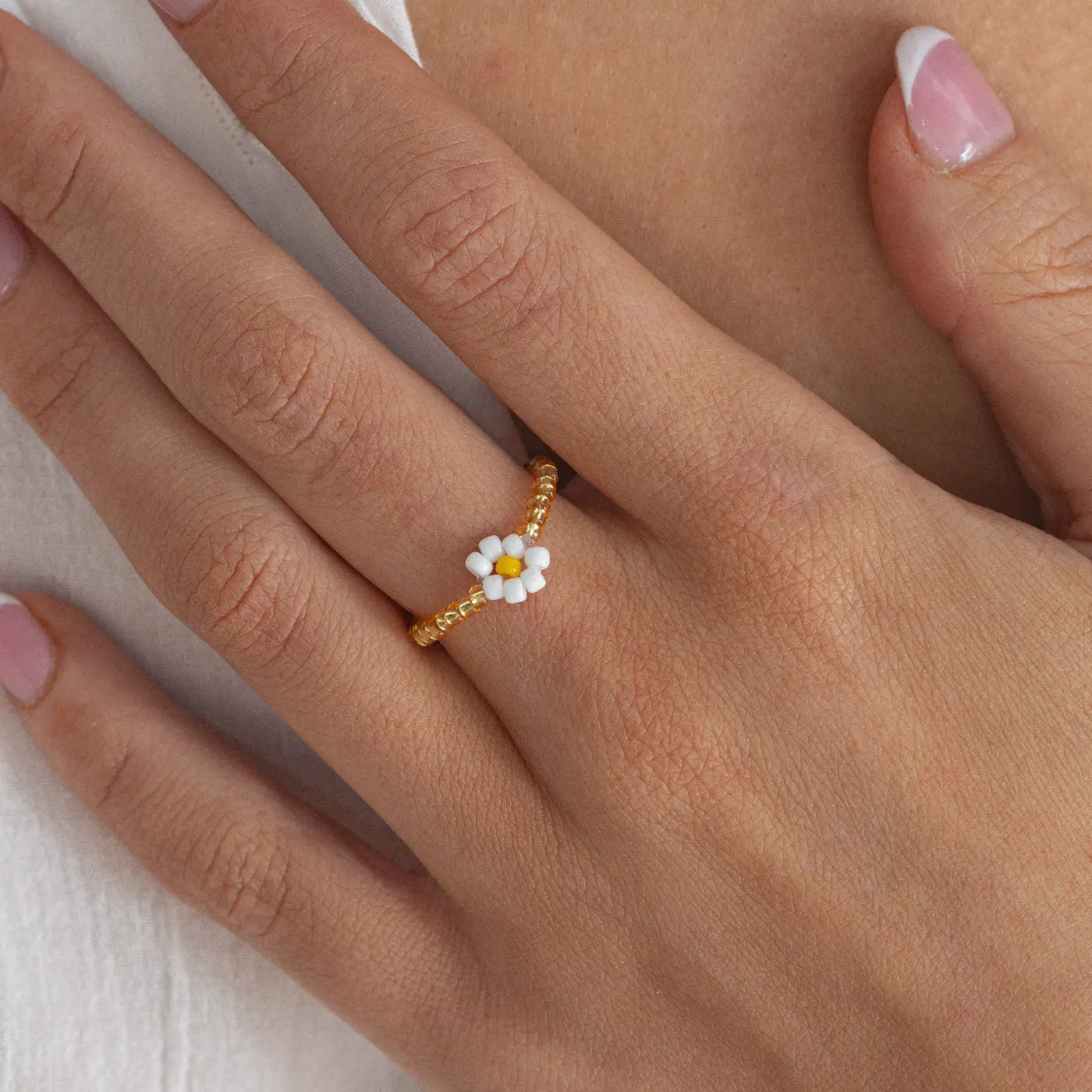 Lisa - Ring med Pastell Pärlor och Blommor - Image 3
