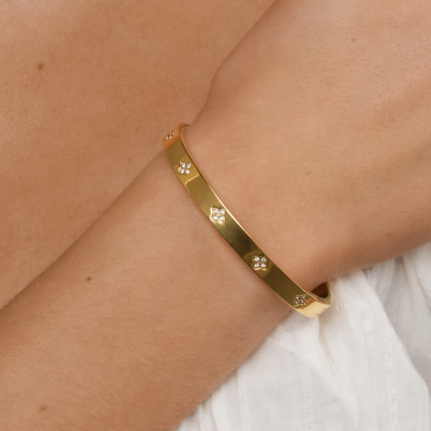 Liv - Bangle Armband Kristall & Klöver Rostfritt Stål  - Image 3