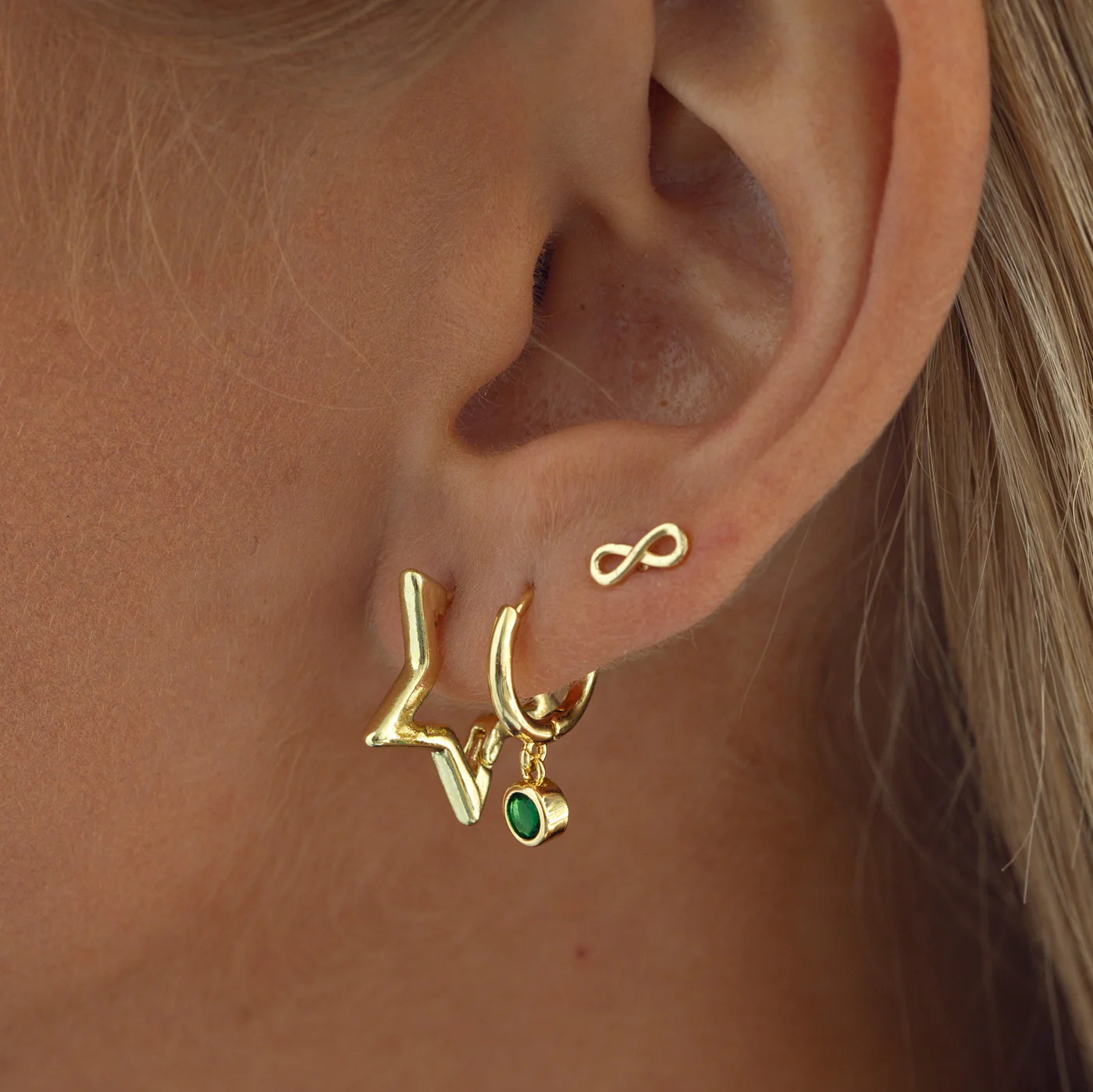 Noa - Small Infinity Stud Örhänge - Image 3