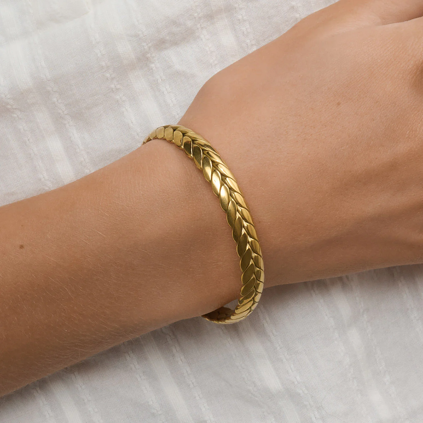 Silje - Flätat Bangle Armband Rostfritt Stål - Image 2