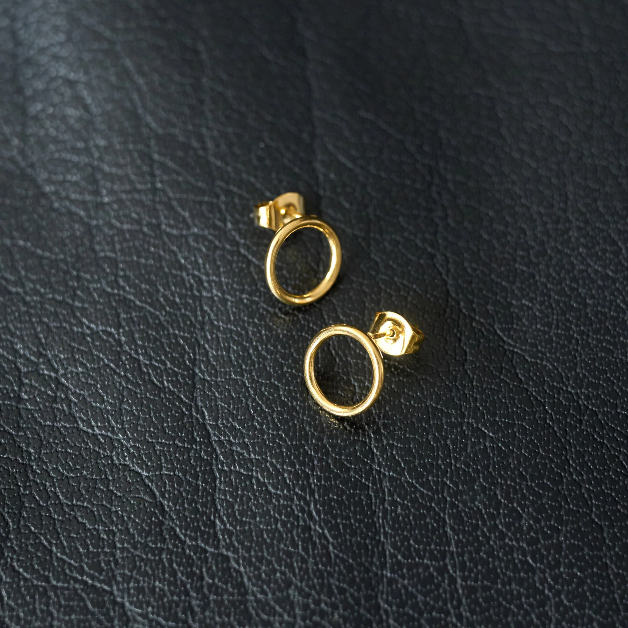 Therese - Cirkelformade Studs Örhängen Rostfritt Stål - Image 5