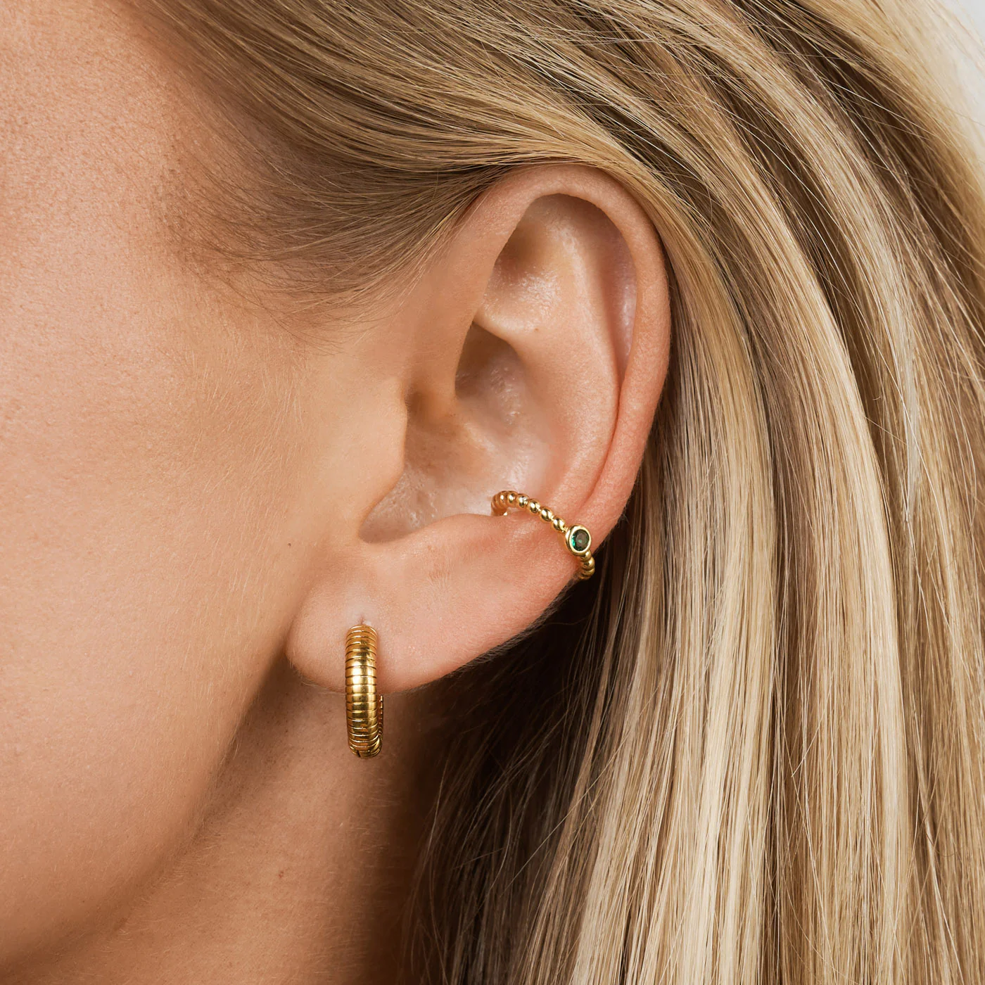 Vivia - Ribbade Hoops Örhängen Rostfritt Stål - Image 3