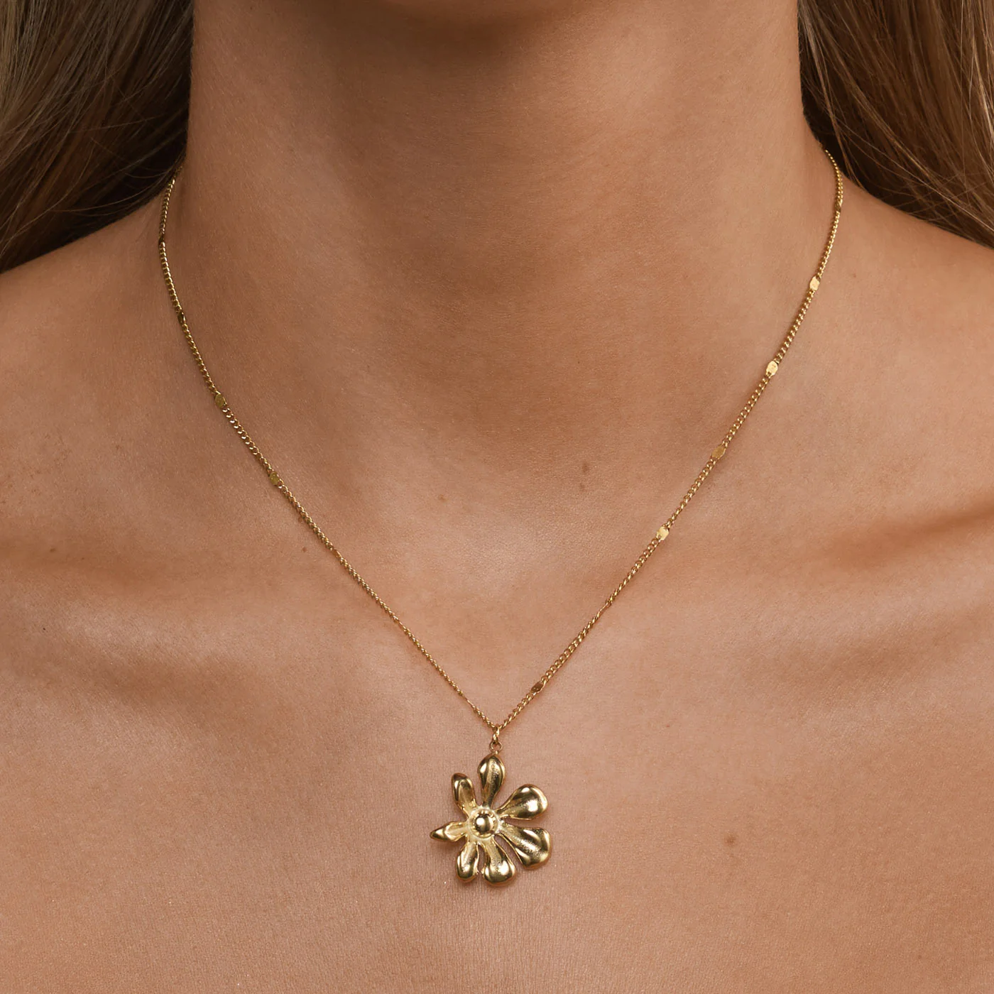 Winry - Hängande Halsband Blomma Rostfritt Stål - Image 3